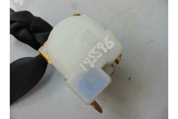 Cinturon seguridad trasero izquierdo, Toyota Corolla Verso (R1) 2.0 D-4D Sol 2004, 3 FILA