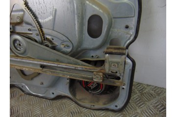 Elevalunas delantero derecho, Ford Focus Berlina (Cap) Trend 2005