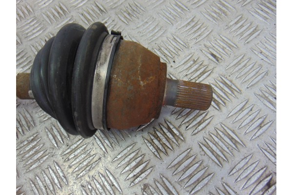 Transmision delantera izquierda, Ford Focus Berlina (CB4) Trend 2009, 3M51-3B437-DAF