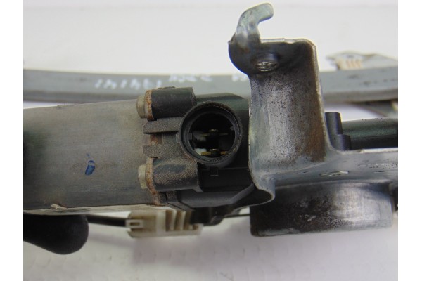 Elevalunas delantero derecho, Nissan Almera Tino (V10M) Acenta 2004