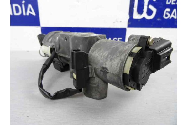 Antirrobo / llave contacto, Toyota Avensis Berlina (T25) 2.0 D4-D Executive Berlina (5-ptas.) 2003, N0501517/8