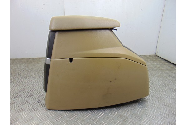  APOYABRAZOS CENTRAL SSANGYONG RODIUS Xdi 2010 197667 SSANGYONG - 3