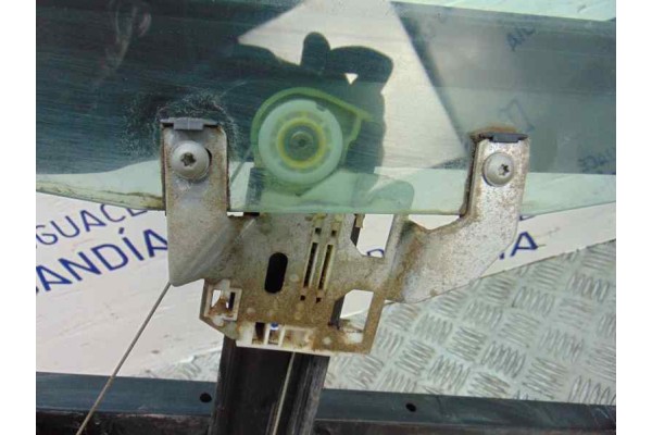 Elevalunas trasero izquierdo, Audi A6 Berlina (4B2) 2.5 Tdi 2002, 4B0839397B