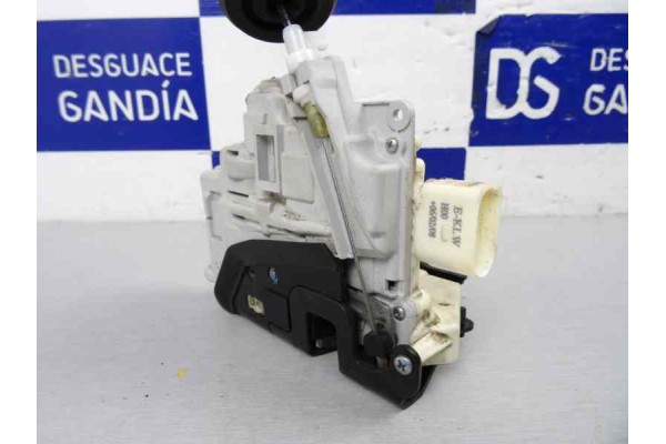 Cerradura puerta trasera izquierda, Audi A6 Allroad Quattro (4FH) 2.7 TDI Quattro 2008, 4F0839015A