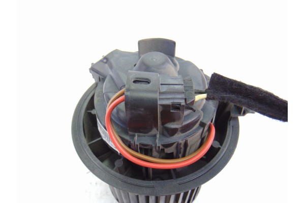  MOTOR CALEFACCION DACIA DUSTER I Black Shadow 4x4 2016 197761 DACIA - 2