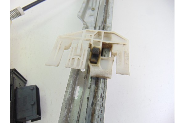 Elevalunas delantero izquierdo, Citroen C5 Berlina 2.0 HDi SX 2002, 9632531880