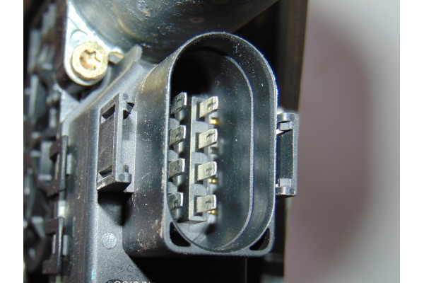 Elevalunas trasero izquierdo, Audi A6 Berlina (4B2) 2.8 Quattro 2000, 4B0839397B