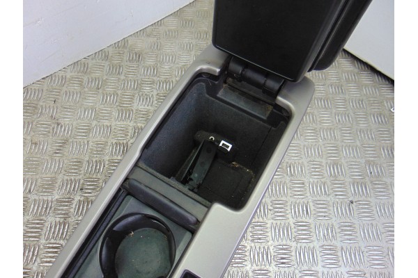 APOYABRAZOS CENTRAL VOLVO V50 FAMILIAR