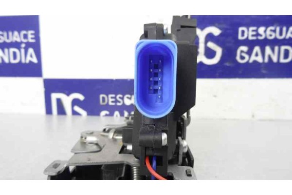 Cerradura puerta delantera derecha, Volkswagen Golf Plus V (5M1) Highline 2006 usado 4