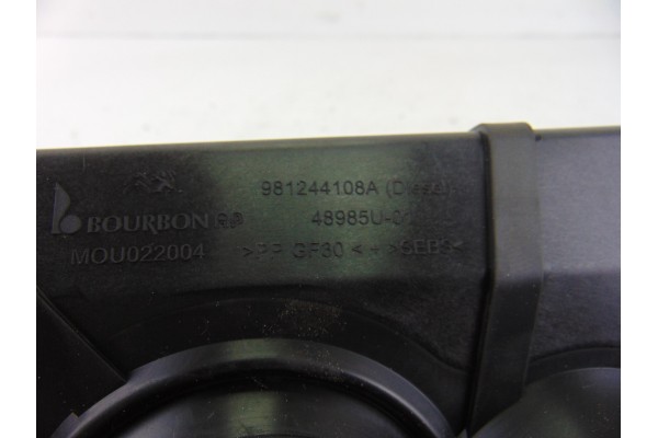 Tapa exterior combustible, Peugeot 5008 Active 2017, 981244108A