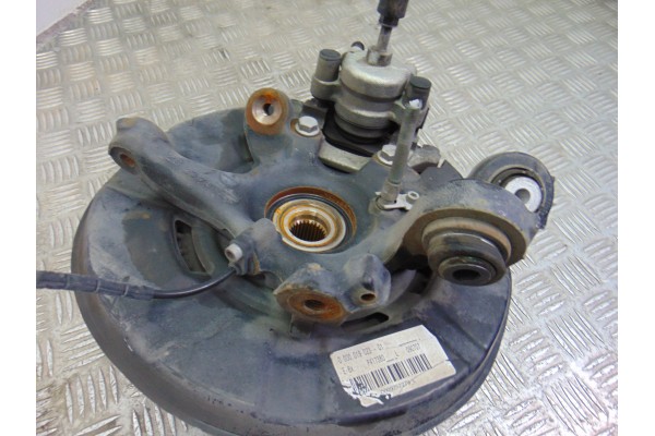 Mangueta trasera izquierda, BMW Serie 1 Berlina (E81/E87) 118d 2010 usado 4