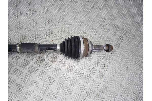 Transmision delantera derecha, Toyota Corolla (E12) 2.0 D-4D Sol Berlina 2004