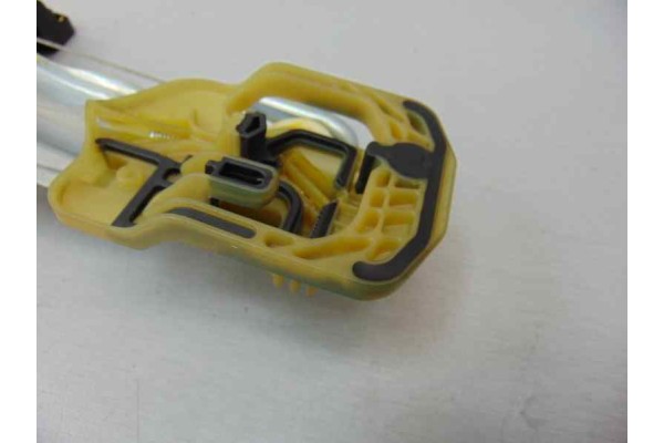 Elevalunas trasero izquierdo, Opel Astra K Berlina 5P Dynamic Start/Stop 2015 usado 4