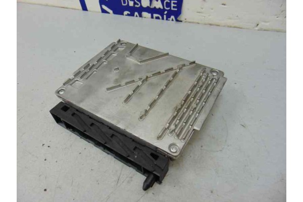 Centralita motor uce, Volvo V70 Familiar D 5 Tracción total 2003, 30637733A