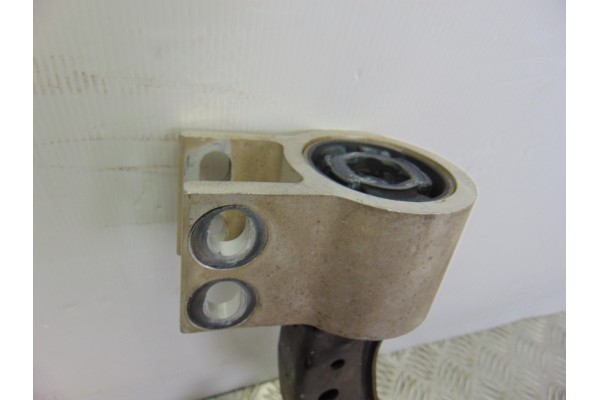 Brazo suspension inferior delantero izquierdo, Opel Astra K Berlina 5P Dynamic Start/Stop 2016 usado 4