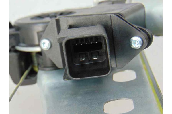 Elevalunas trasero derecho, Opel Astra K Berlina 5P Dynamic Start/Stop 2015 usado 4