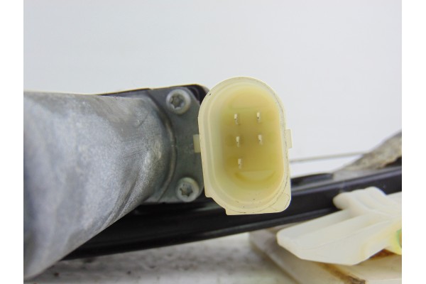 Elevalunas trasero izquierdo, BMW Serie 3 Touring (F31) 318d 2014 usado 4