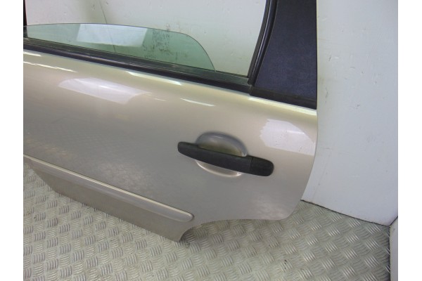 Puerta trasera izquierda, Citroen C3 1.4 16V SensoDrive X-Tr 2004 usado 4
