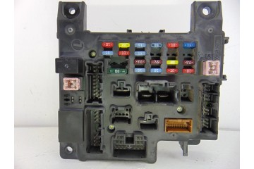 Caja reles / fusibles, Citroen C-crosser Vtr 2009, 8637A319