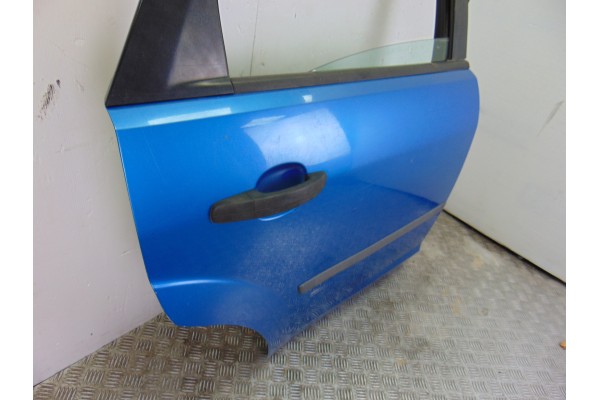 Puerta trasera derecha, Ford Focus Berlina (Cap) Trend 2005 usado 4