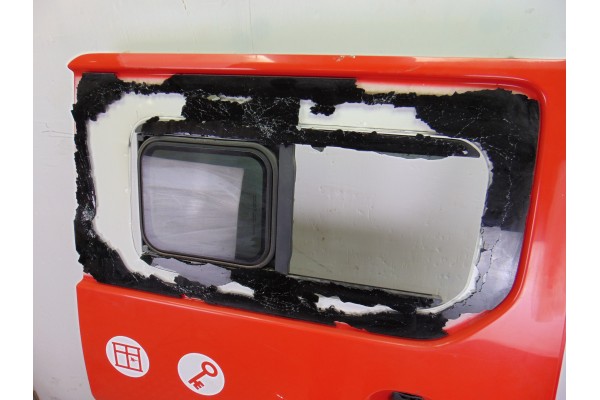 Puerta lateral corredera derecha, Nissan NV200 /Evalia (M20/M) Kombi Comfort 2010
