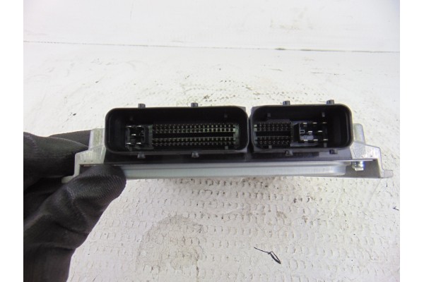 Centralita motor uce, Subaru Legacy Berlina (B13/BL) 2.0 D Classic 2008, 22611AN042