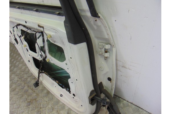 Puerta trasera izquierda, BMW Serie 3 Berlina (E90) 320d 2010 usado 4