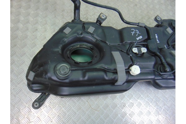 Deposito combustible, Mercedes-benz Clase C (Bm 204) Berlina C 180 Kompressor (204.046) 2008