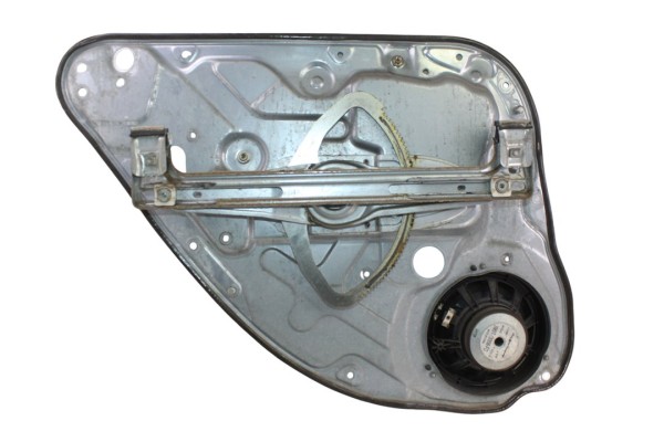 Elevalunas trasero derecho, Ford Focus Berlina (Cap) Trend 2005 usado 4