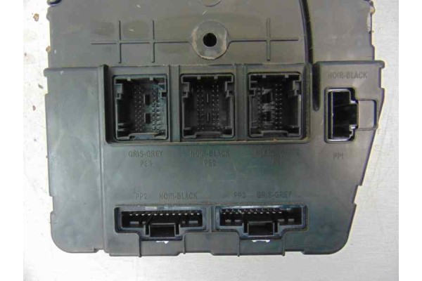 Caja reles / fusibles, Renault Scenic Ii (Jm) Confort Authentique 2004, 8200309690