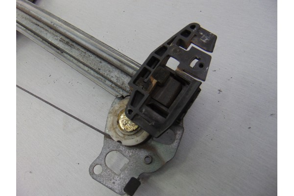 Elevalunas delantero derecho, Citroen C3 1.1 Furio 2005 usado 4