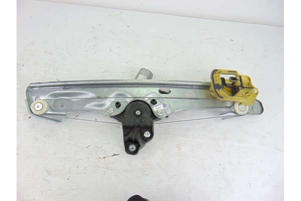 Elevalunas trasero izquierdo, Opel Astra K Berlina 5P Dynamic Start/Stop 2016, 13406677 usado 4