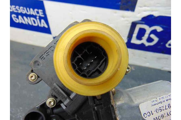 Elevalunas trasero derecho, Toyota Corolla Verso (R1) 2.0 D-4D Sol 2004, 69830-0F020