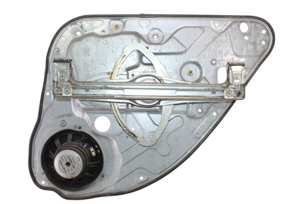 Elevalunas trasero izquierdo, Ford Focus Berlina (Cap) Trend 2005 usado 4