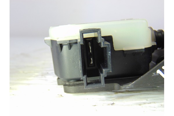 Tapa exterior combustible, Mercedes-benz Cls (Bm 219) 350 Cgi (219.357) 2006, A2518200197