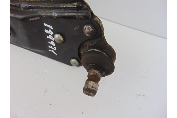 Brazo suspension inferior delantero izquierdo, Opel Corsa D Sport 2008 usado 4