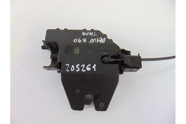 Cerradura maletero / porton, BMW Serie 3 Berlina (E90) 318d 2006, 8196401 usado 4