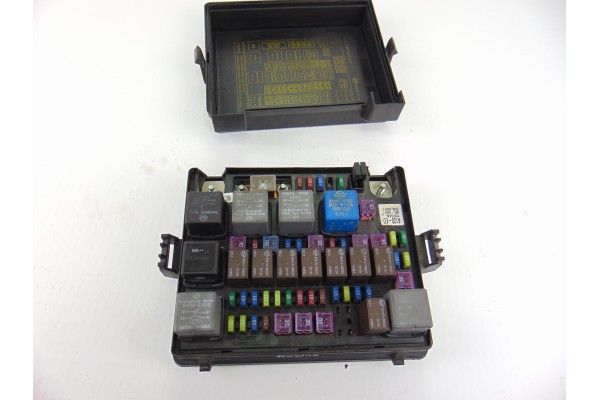 Caja reles / fusibles, BMW Serie 3 Berlina (F30) 328i 2012, 926111103 usado 4