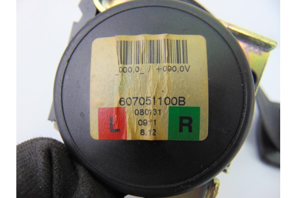 Cinturon seguridad trasero derecho, BMW Serie 1 Berlina (E81/E87) 123d 2009 usado 4