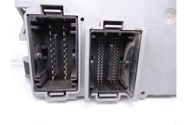 Caja reles / fusibles, Peugeot Bipper Básico 2010, 01364889080