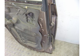 Puerta trasera izquierda