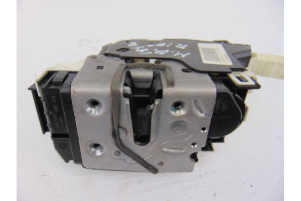 Cerradura puerta delantera izquierda, Mercedes-benz Clase a (Bm 176) A 180 CDI BlueEfficiency (176.012) 2014, A1667200135