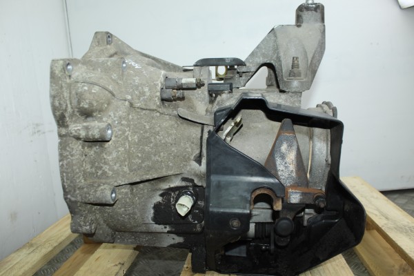 Caja cambios, Ford Focus Berlina (Cak) Ambiente 1998, XS4R7002AD