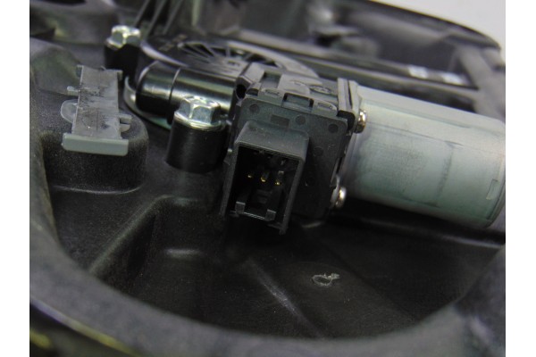 6 PIN ELEVALUNAS DELANTERO IZQUIERDO MAZDA 3 BERLINA / SEDÁN (BM/BN) Luxury 2014 6 PIN 201072 MAZDA - 3