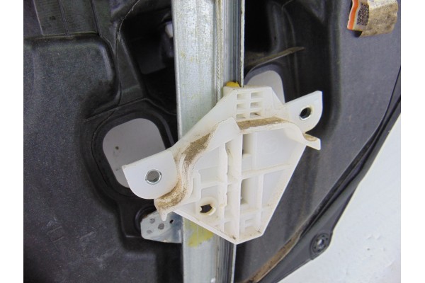 6 PIN ELEVALUNAS DELANTERO IZQUIERDO MAZDA 3 BERLINA / SEDÁN (BM/BN) Luxury 2014 6 PIN 201072 MAZDA - 4