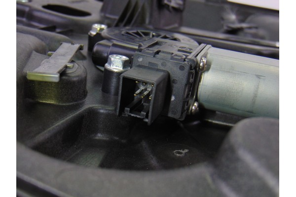 6 PIN ELEVALUNAS DELANTERO IZQUIERDO MAZDA 3 BERLINA / SEDÁN (BM/BN) Luxury 2014 6 PIN 201072 MAZDA - 5