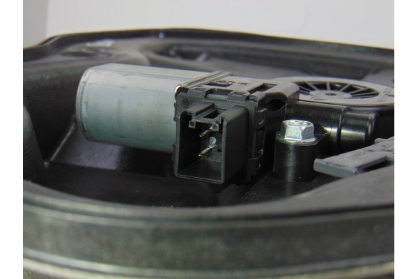 2 PIN ELEVALUNAS TRASERO DERECHO MAZDA 3 BERLINA / SEDÁN (BM/BN) Luxury 2014 2 PIN 201073 MAZDA - 1