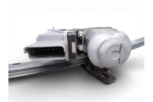 Elevalunas delantero derecho, Citroen C3 1.4 HDI Premier 2004 usado 4