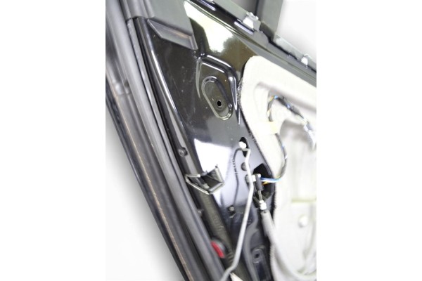 Puerta trasera izquierda, BMW Serie 5 Berlina (E60) 530d 2009 usado 4