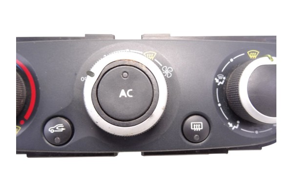Mando calefaccion / aire acondicionado, Renault Megane Iii Sport Tourer Expression 2009 usado 4